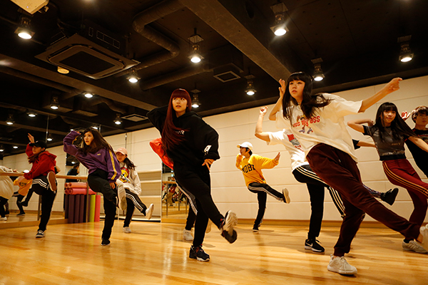 avex・ダンススクール揖斐川校ではすべての受講生が着実に成長できるように、年齢・スキル・ジャンルに合わせて段階的にステップアップできます。 