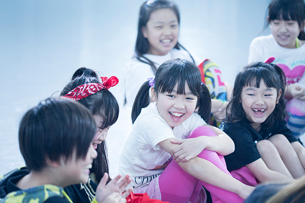 avex・ダンススクール揖斐川校ではお子様の可能性を見出すきめ細かな指導を行います。