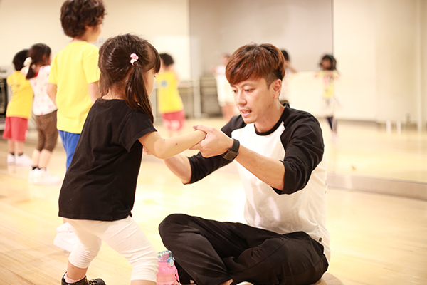 avex・ダンススクールのレッスンの様子