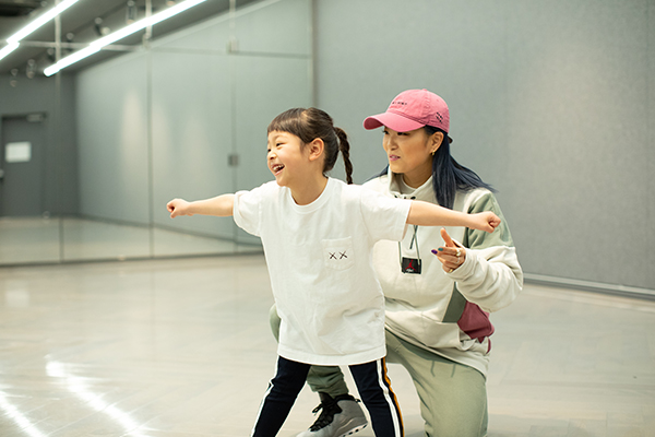 avex・ダンススクールの指導の様子